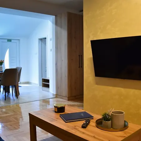 Διαμέρισμα Duga 2 *