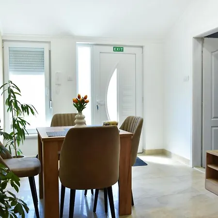 Διαμέρισμα Duga 2